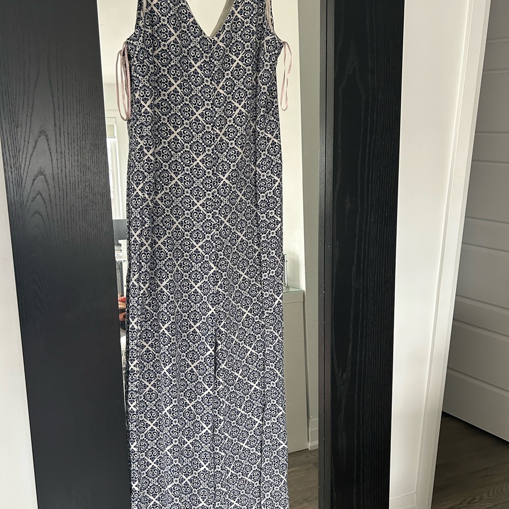 Forever 21 Blue and White Sleeveless V-jumpsuit